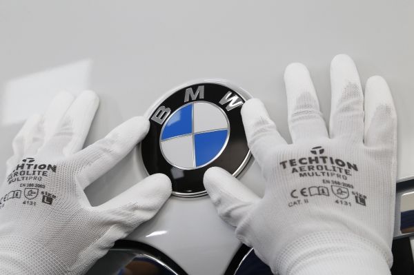 Name:  P90388651_lowRes_bmw-group-plant-chen.jpg
Views: 1938
Size:  28.4 KB