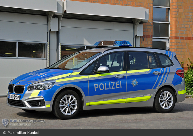 Name:  polizei  399140-large.jpg
Views: 8347
Size:  366.3 KB