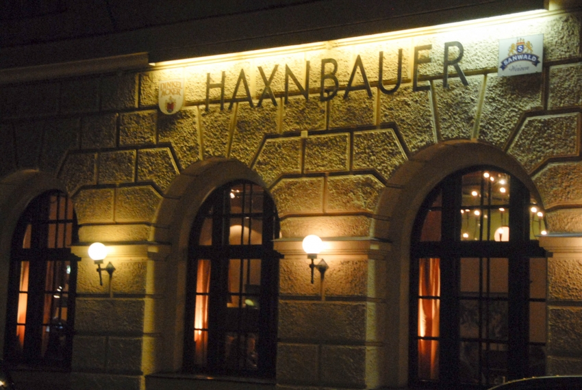 Name:  Haxnbauer im Scholastikahaus .jpg
Views: 12103
Size:  412.3 KB